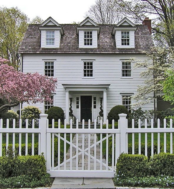 traditional exterior + fence