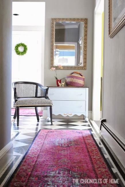 Bright rug with a checkerboard entryway floor - The Chronicles of Home