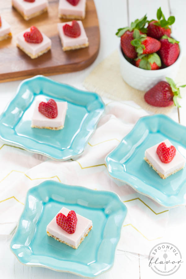 Strawberry-Coconut-Cream-Bites_4870