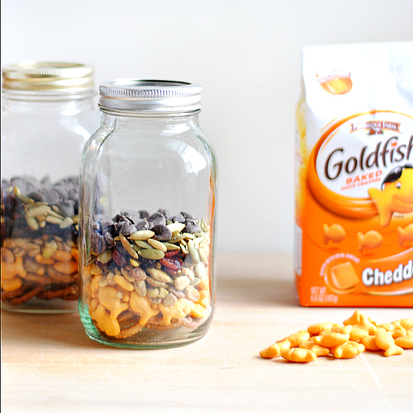 easy goldfish cracker snack mix