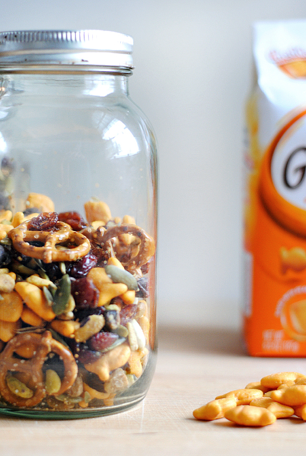 easy goldfish cracker snack mix