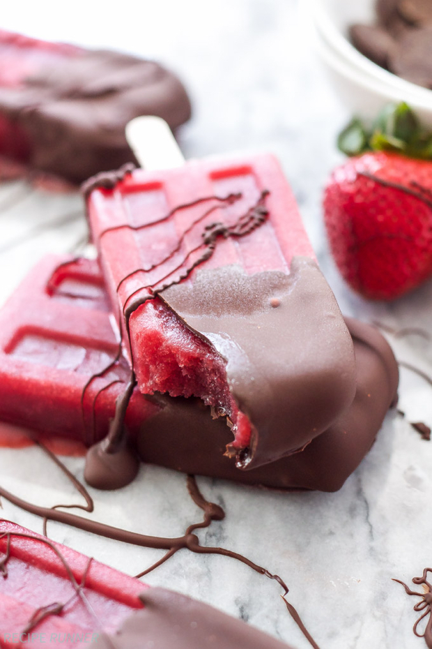 ChocolateDippedStrawberryRedWinePopsicles