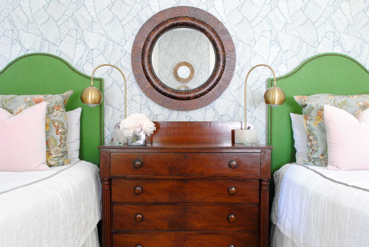 DIY kelly green upholstered headboard - get a full tutorial on how you can make this gorgeous linen headboard with brass nailheads YOURSELF!!