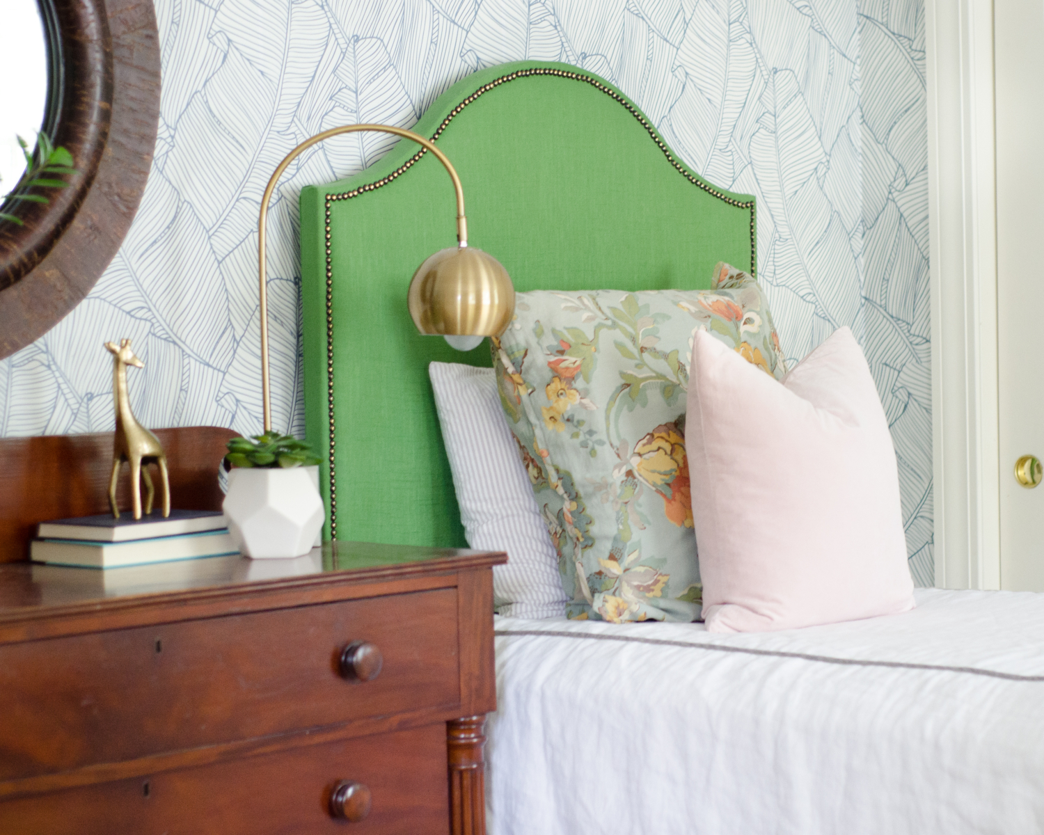 Amazing guest room makeover, you won't even believe the before and after!! Colorful, classic guest room with teal, coral, blush, kelly green, and white. Budget-conscious and lots of amazing DIY projects!