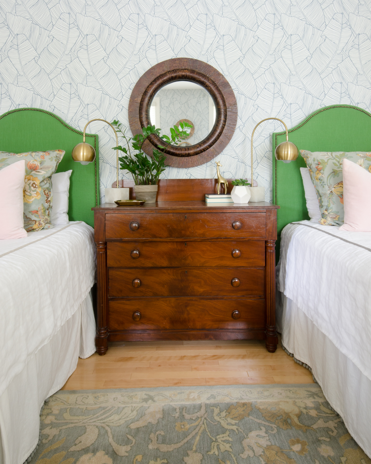 Amazing guest room makeover, you won't even believe the before and after!! Colorful, classic guest room with teal, coral, blush, kelly green, and white. Budget-conscious and lots of amazing DIY projects!