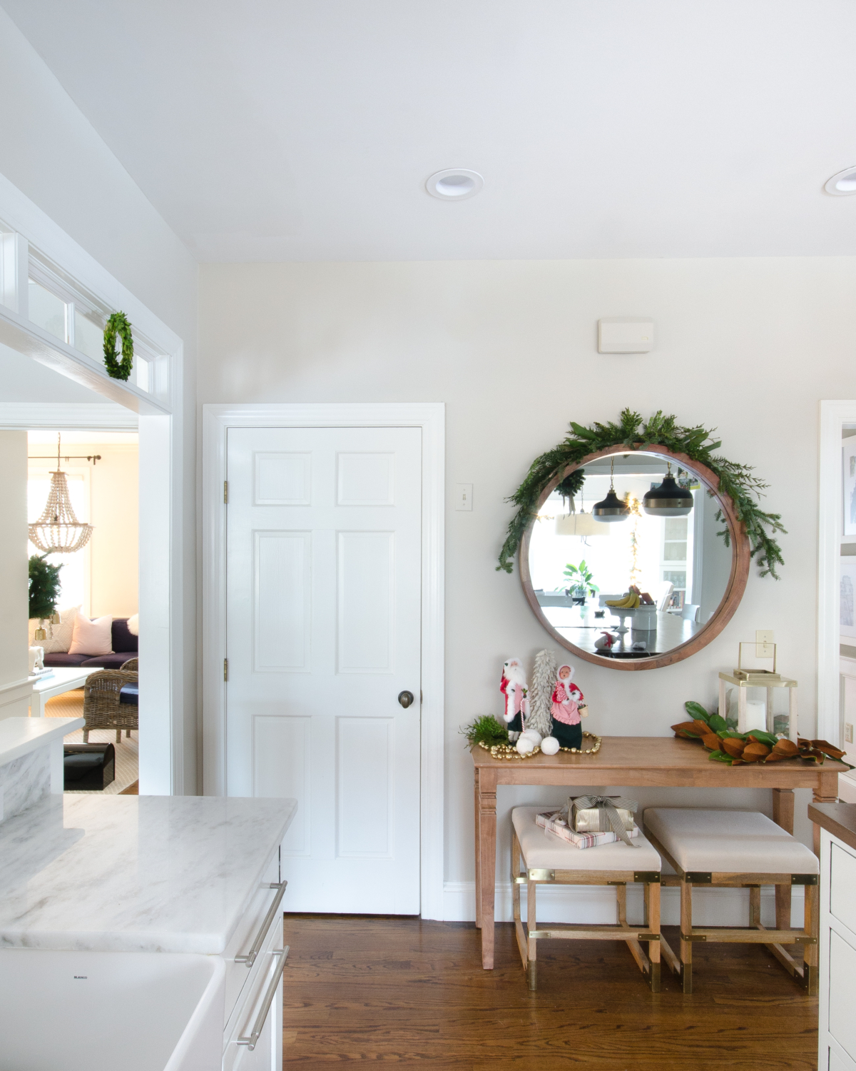 classic-christmas-mudroom-and-family-room-26