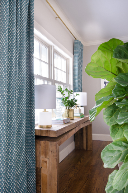 Spring Home Tour 2017 - Entryway and Family Room - The Chronicles of Home