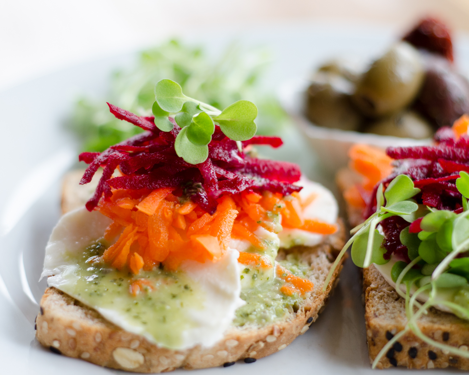 Quick and healthy lunch ideas - try these open faced sandwiches next time you're wondering what to eat for lunch. They're all super fast to make, taste amazing, and will keep you full all afternoon!