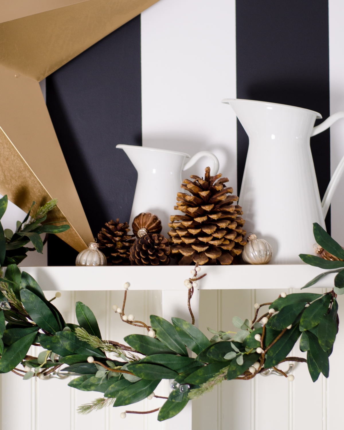 Simple and classic Christmas decorating for the mudroom - black, white, and green. 2017 Holiday Housewalk