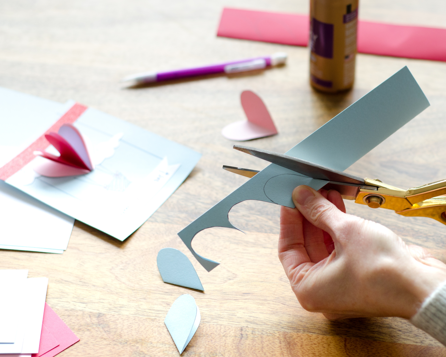 Easy DIY Valentines with 3D paper hearts. Great Valentine's craft for kids that can also be used for exchanging cards at school!