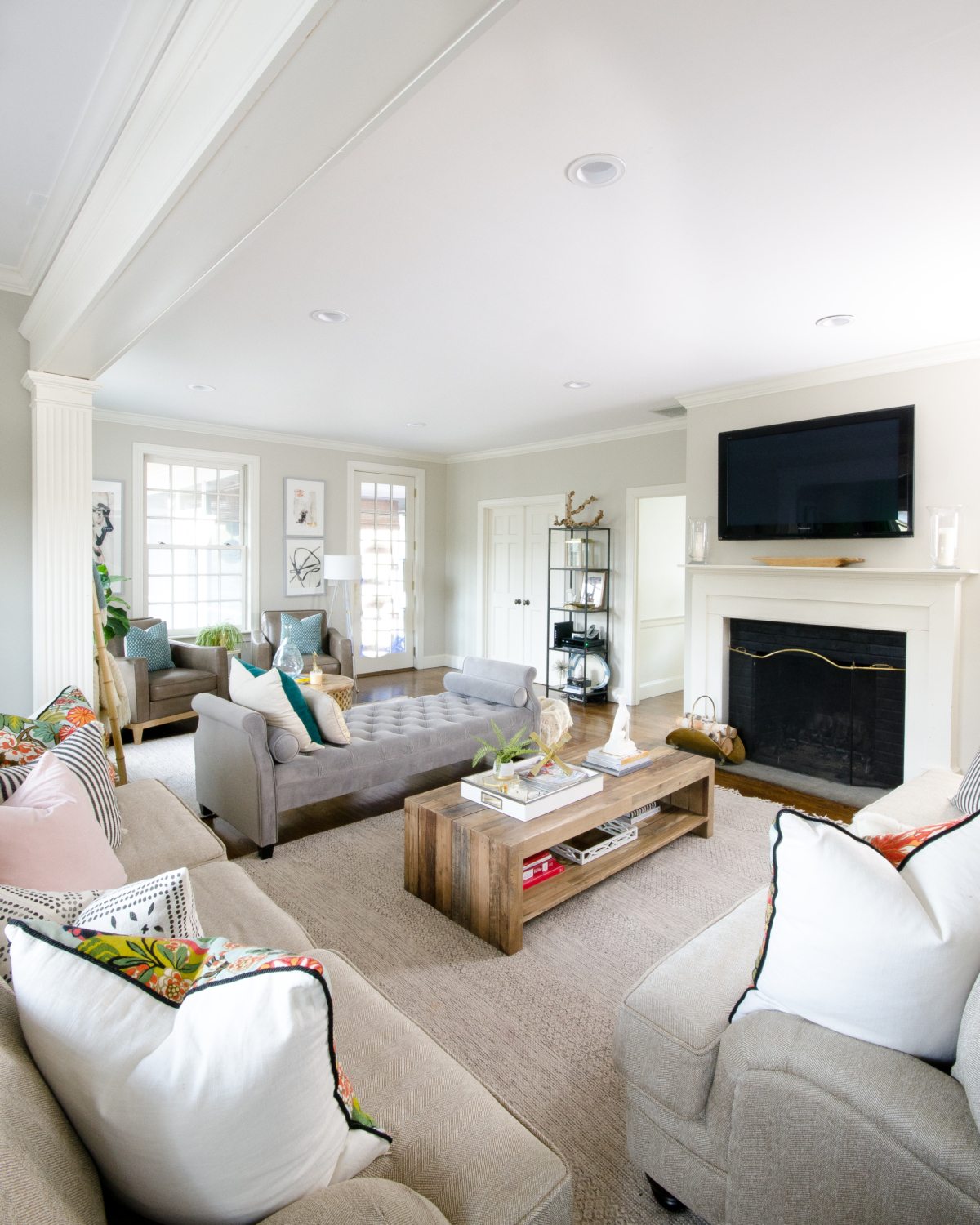 A spring family room that shows how to create a stylish space that's still family friendly. Simple and pretty ideas for spring decorating.
