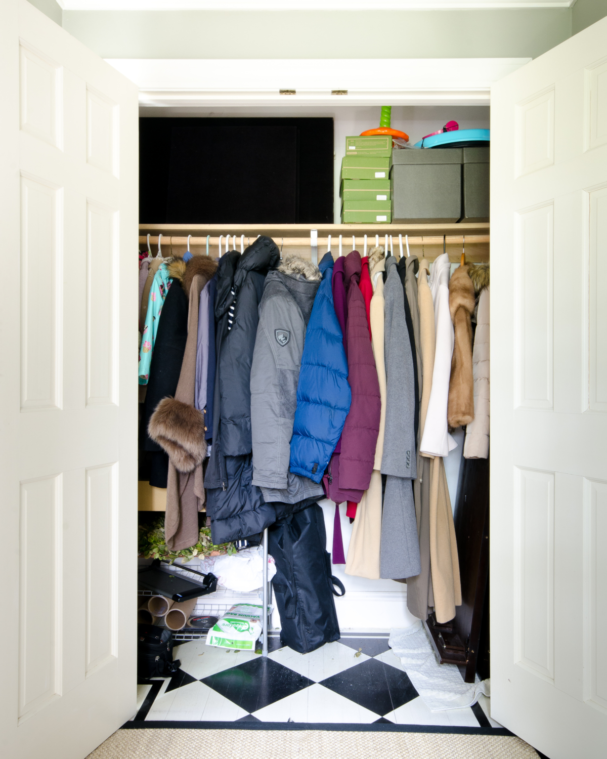 Organized Coat Closet - How to Plan it for Free with California