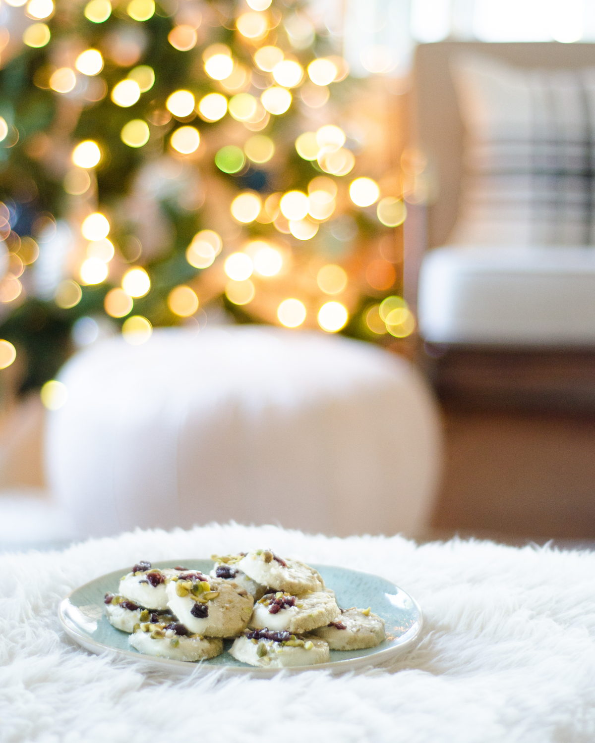 Pistachio cardamom butter cookies that are easy to make and taste nutty, creamy, and delicious. Perfect as a Christmas cookie with subtle red and green!