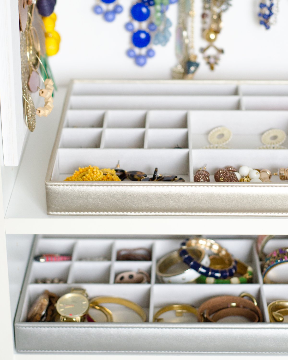 Make this DIY earring organizer in five minutes with just three things! It's an easy and inexpensive way to organize jewelry, No fancy DIY skills required!